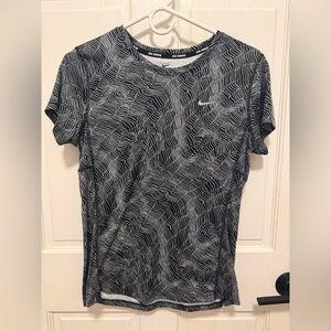 Nike Women’s White & Black Dri-FIT Running Tee with Wave Print - Size M